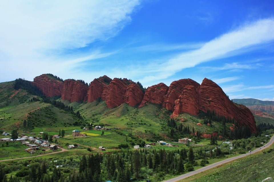 Jeti Oguz Gorge